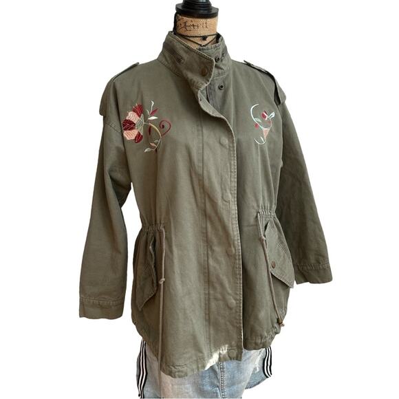 EN CREME women's Embroidered Olive Green Jacket - SIZE SMALL - Picture 3 of 16